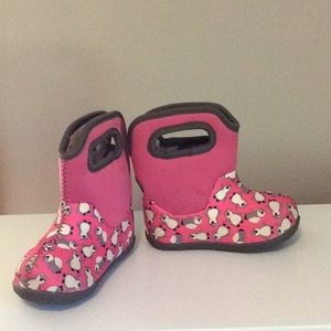 Pink penguin baby bogs SIZE 5 US